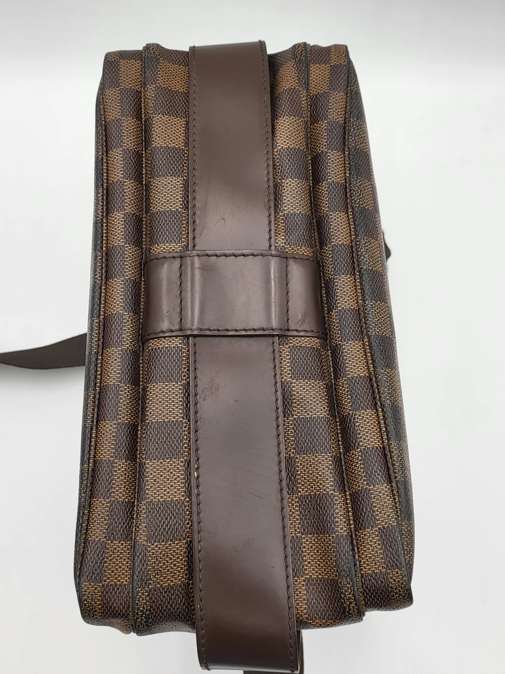 LOUIS VUITTON Damier Ebene Canvas Naviglio Messenger Bag. Authentic, w/COA..